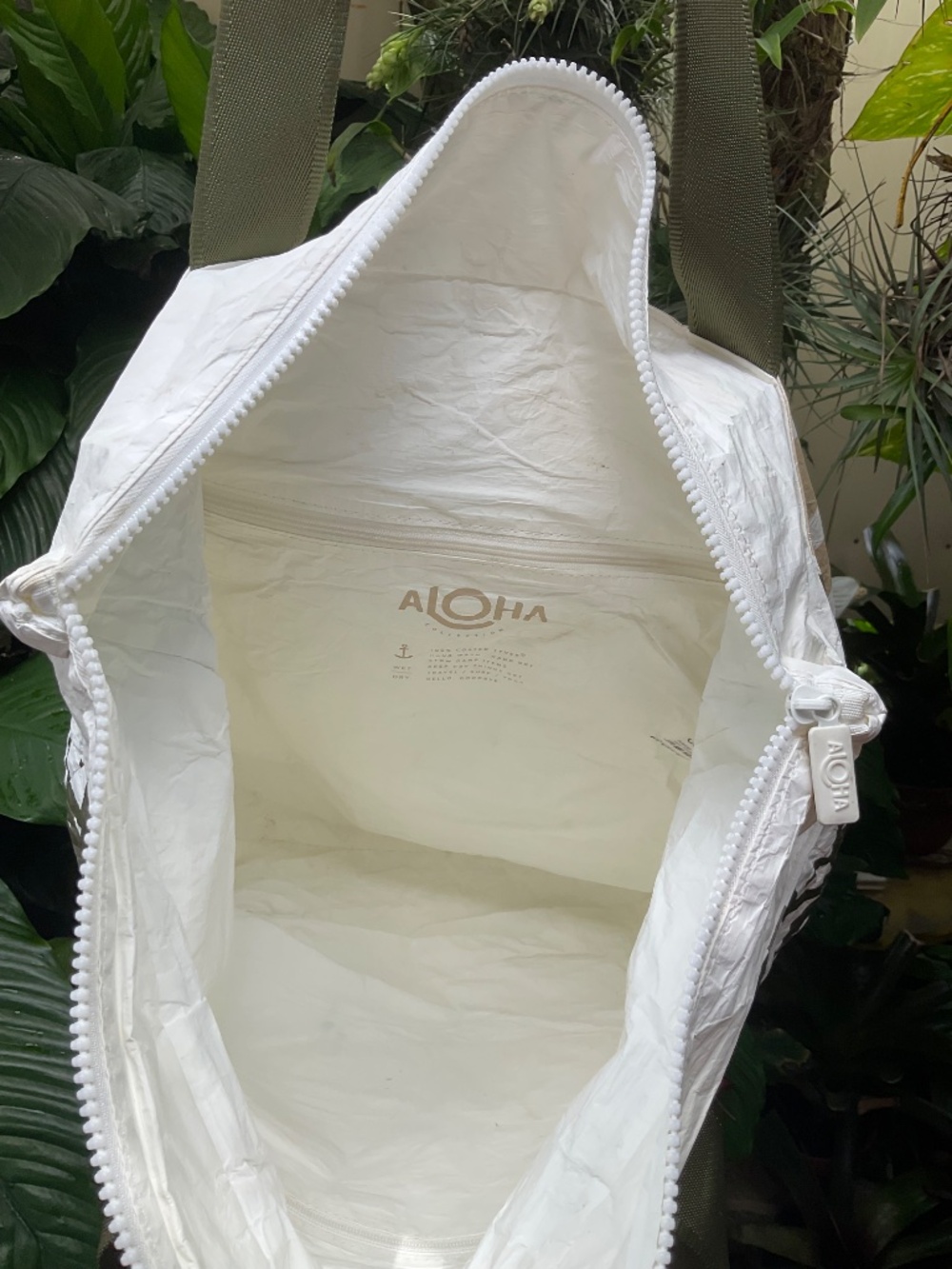 Aloha Collection Shoulder Bag - Picture 4 of 7